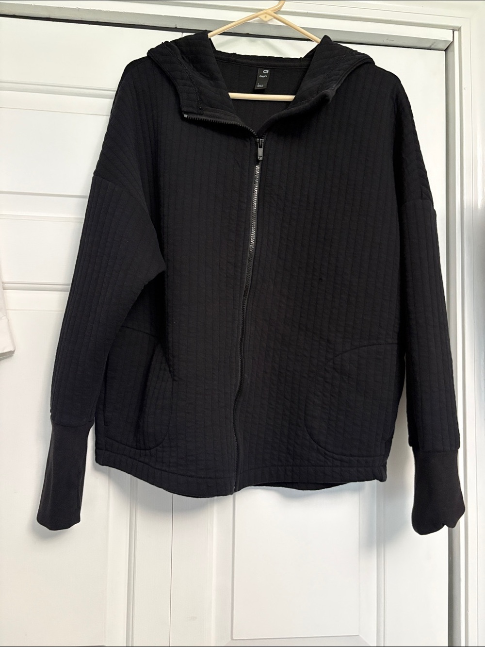 Gap fit Women’s Black Quilted Zip-Up Hoodie Jacket xl